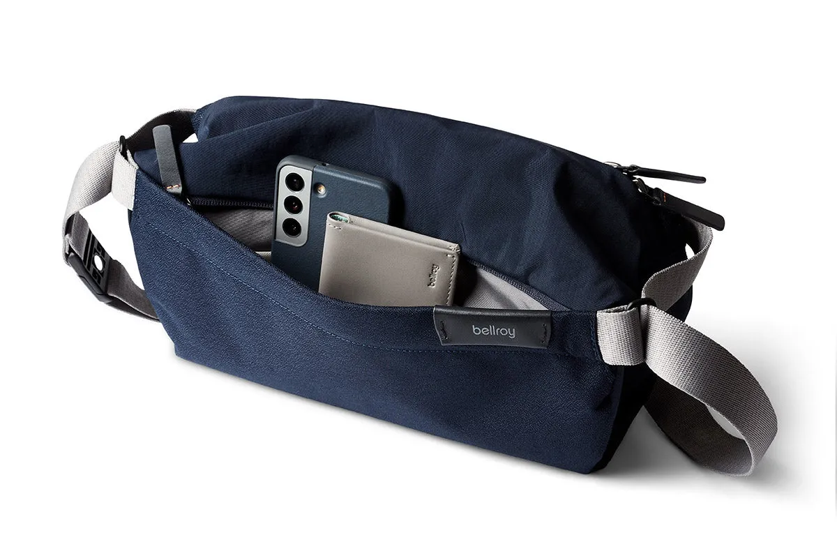 Bellroy Sling in Navy